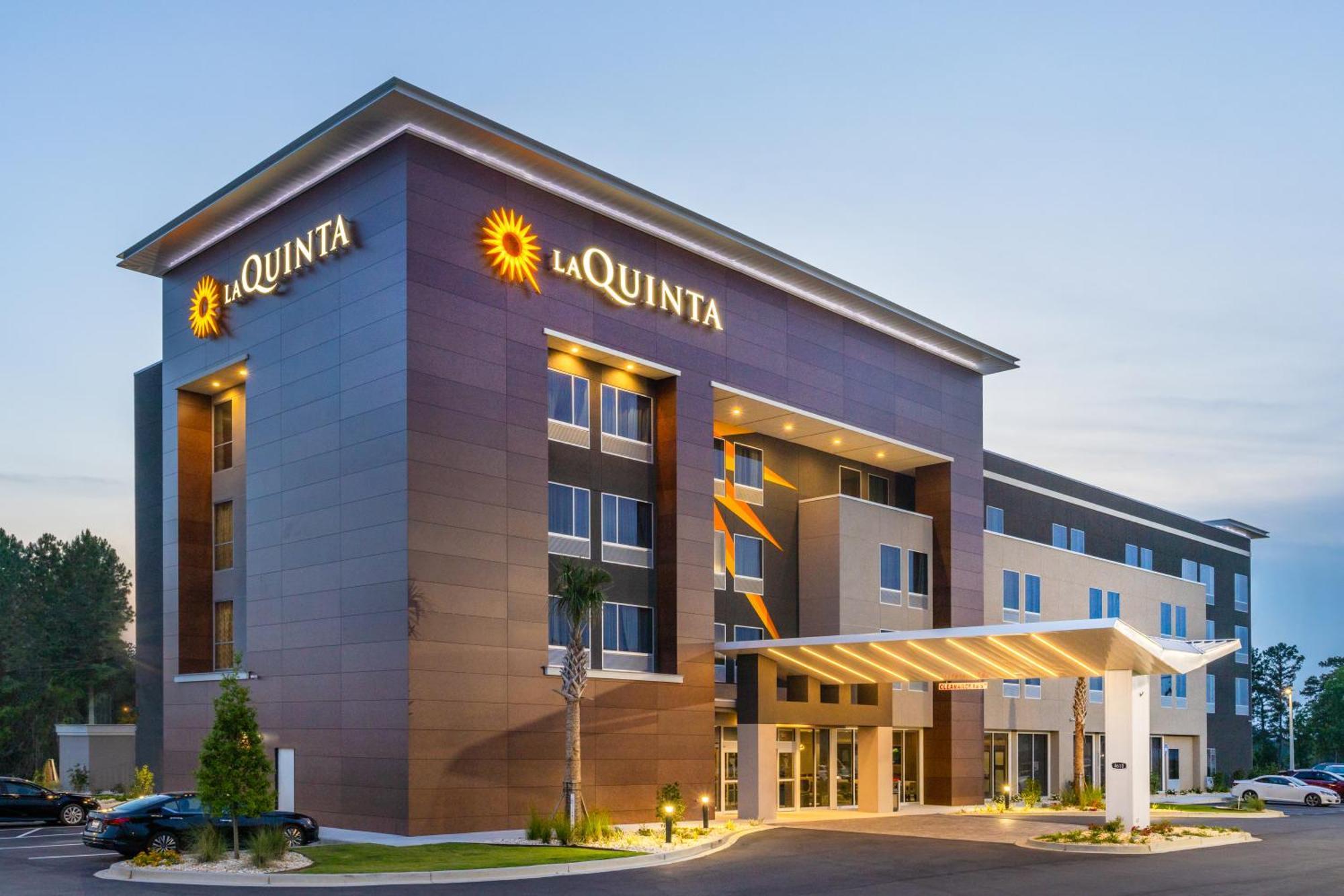 La Quinta Inn & Suites By Wyndham Валдоста Экстерьер фото